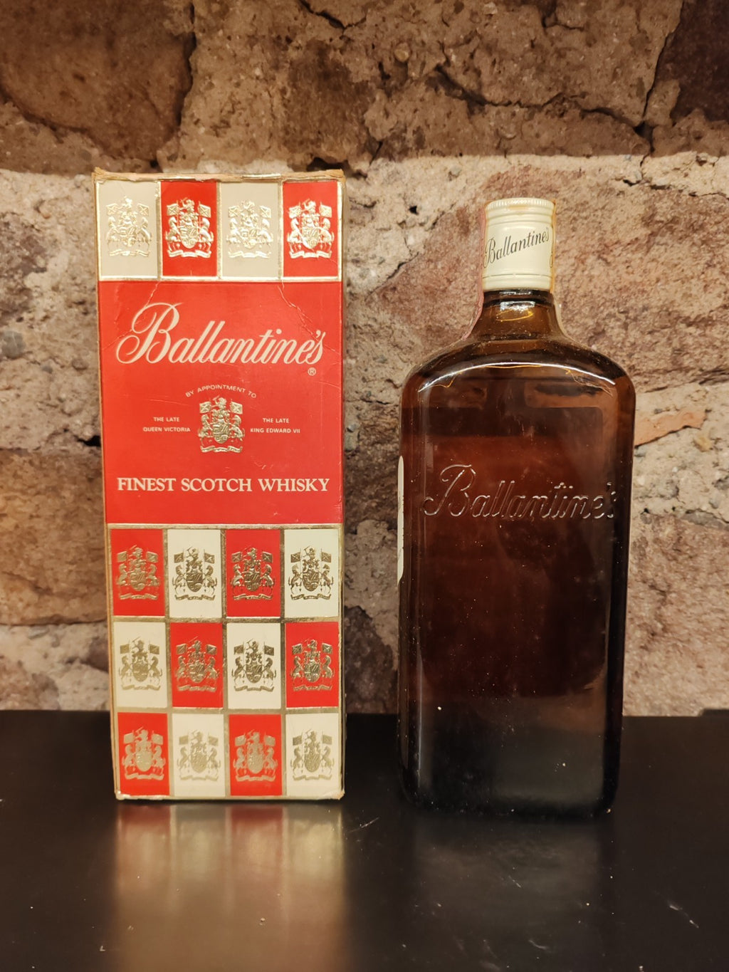 Ballantines Finest Scotch Whisky 75cl 40,0% 1970 Scotland Mit Schachtel Selten