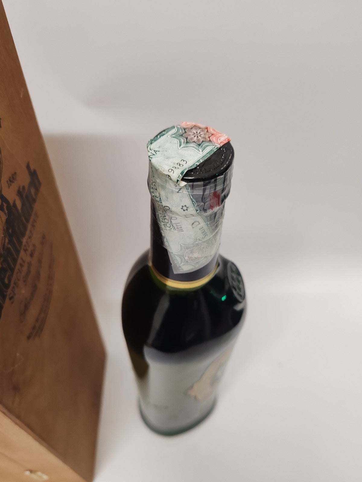 Glenfiddich Single Pure Malt Scotch Whisky 75 cl  40 % In Edler Holzschachtel