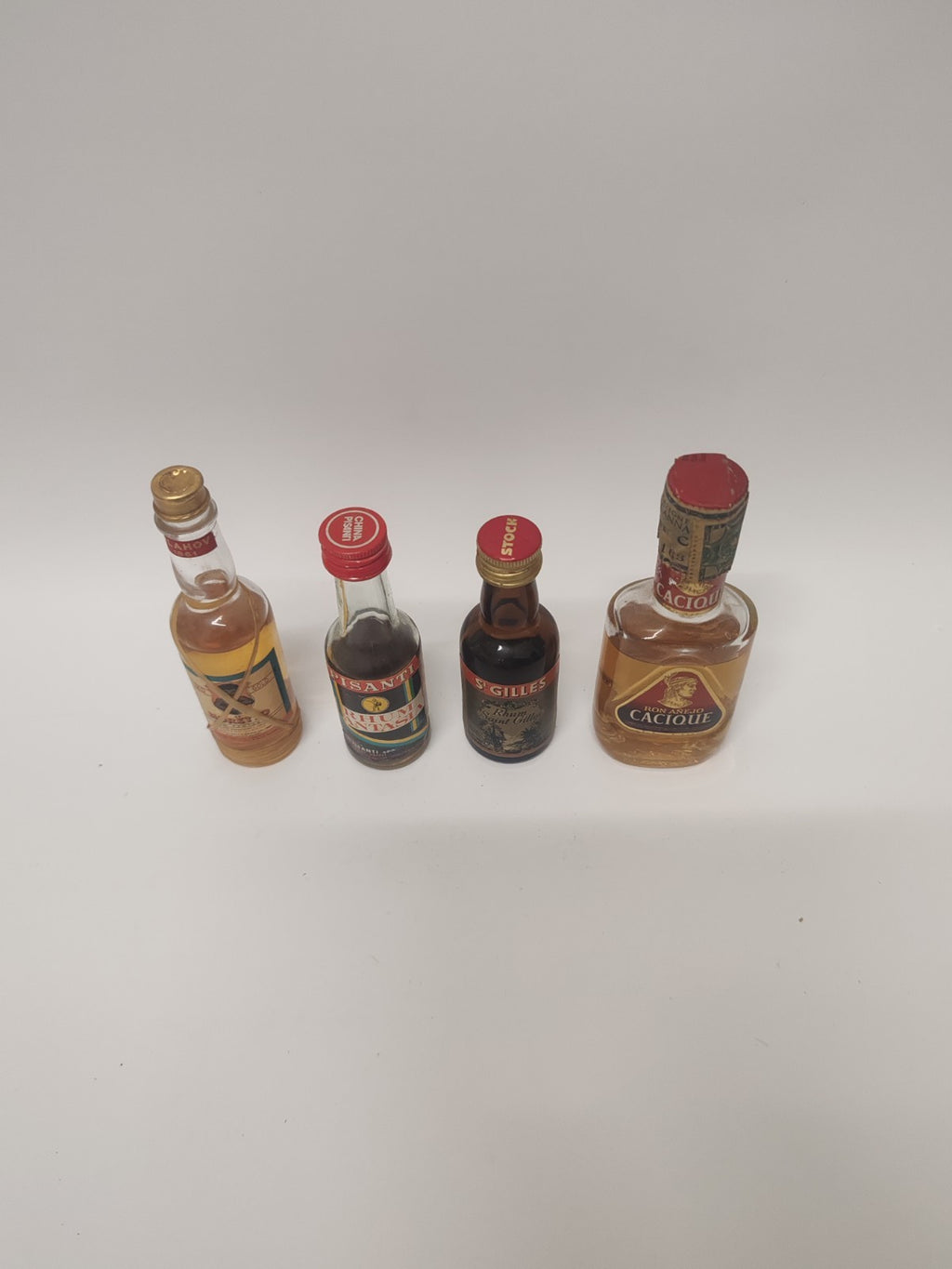 Seltenes 4er Set Rum Miniaturen – 1960er Jahre – Perfekter Zustand – Versiegelt