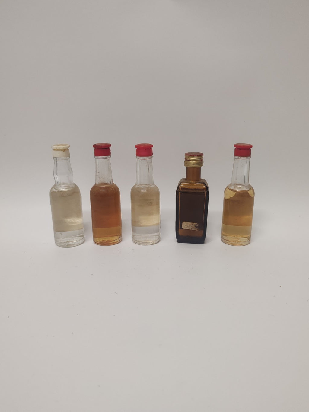 Seltenes 5er Set Rum Miniaturen – Vintage 70iger– Versiegelt & Perfekter Zustand