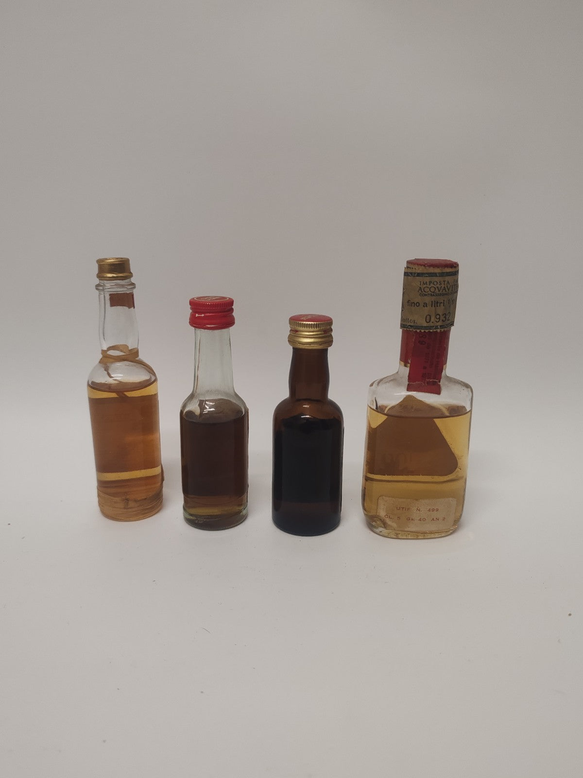 Seltenes 4er Set Rum Miniaturen – 1960er Jahre – Perfekter Zustand – Versiegelt