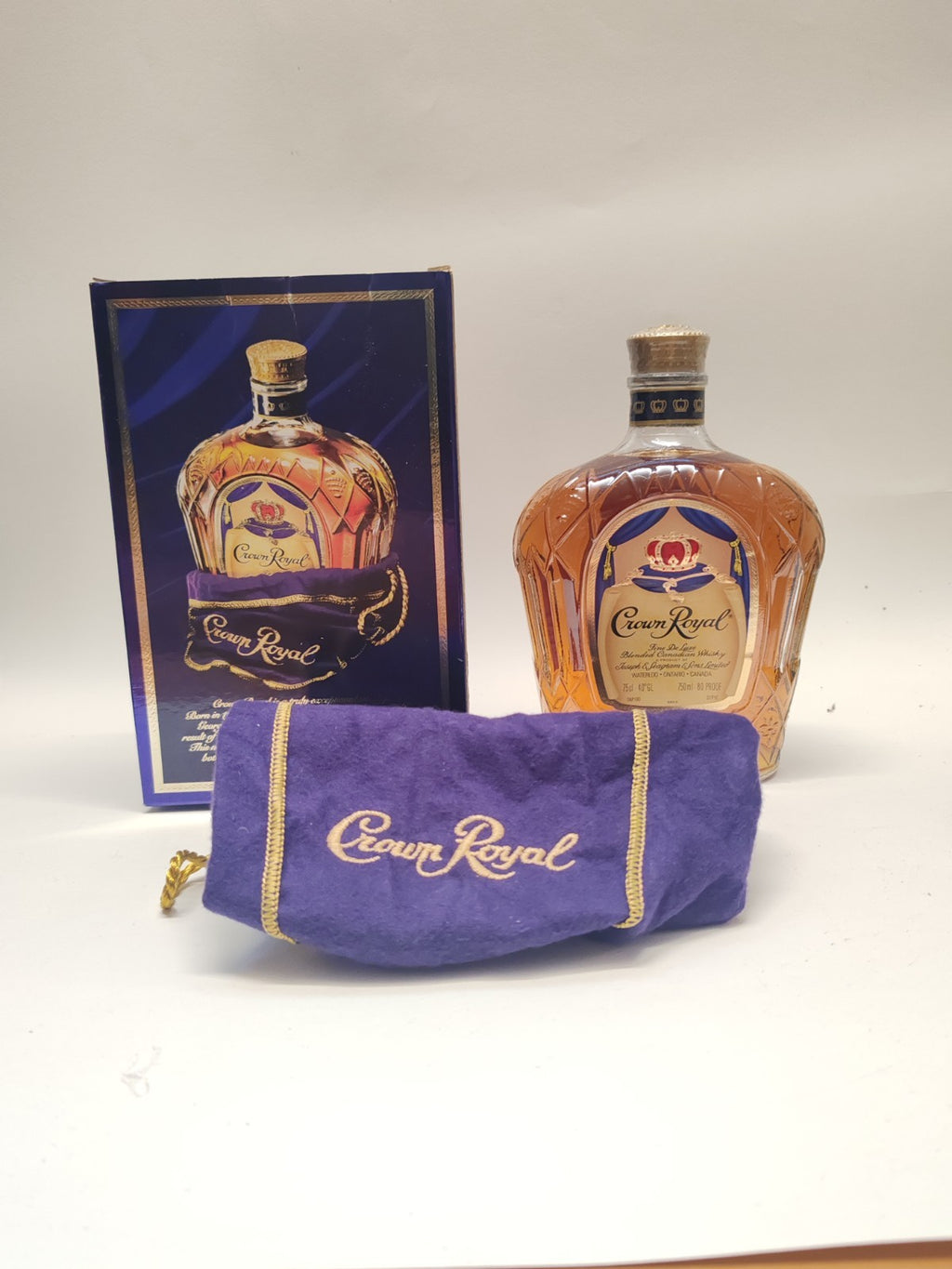 Crown Royal Fine De Luxe Blended Canadian Whisky – 1990er – 75cl – 40% – Mit OVP