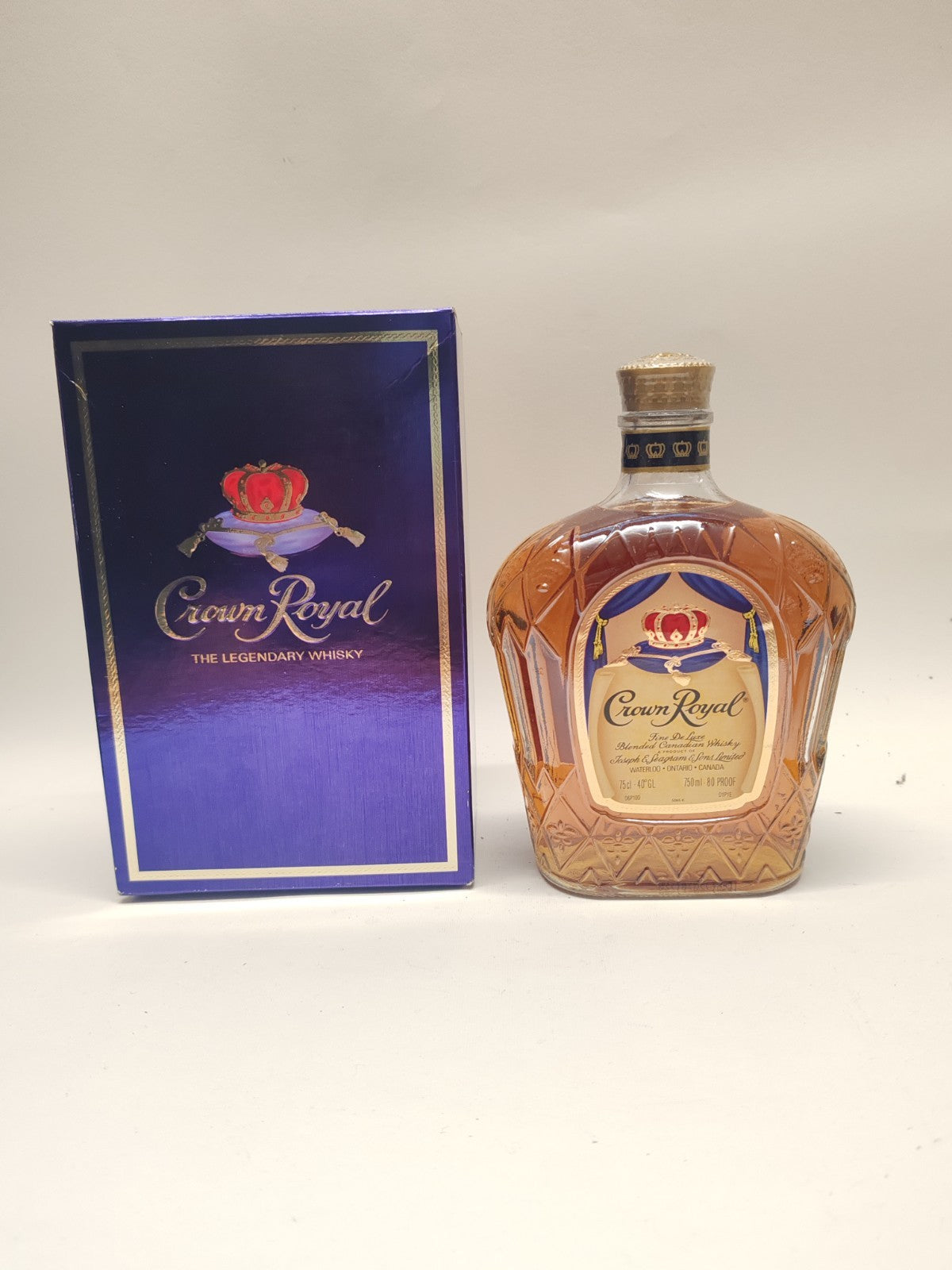 Crown Royal Fine De Luxe Blended Canadian Whisky – 1990er – 75cl – 40% – Mit OVP