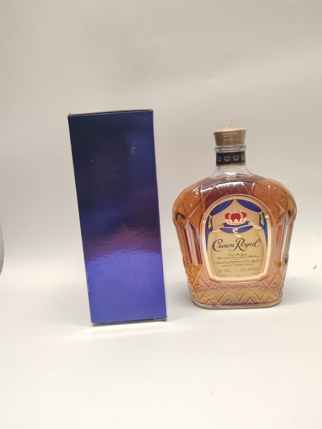 Crown Royal Fine De Luxe Blended Canadian Whisky – 1990er – 75cl – 40% – Mit OVP