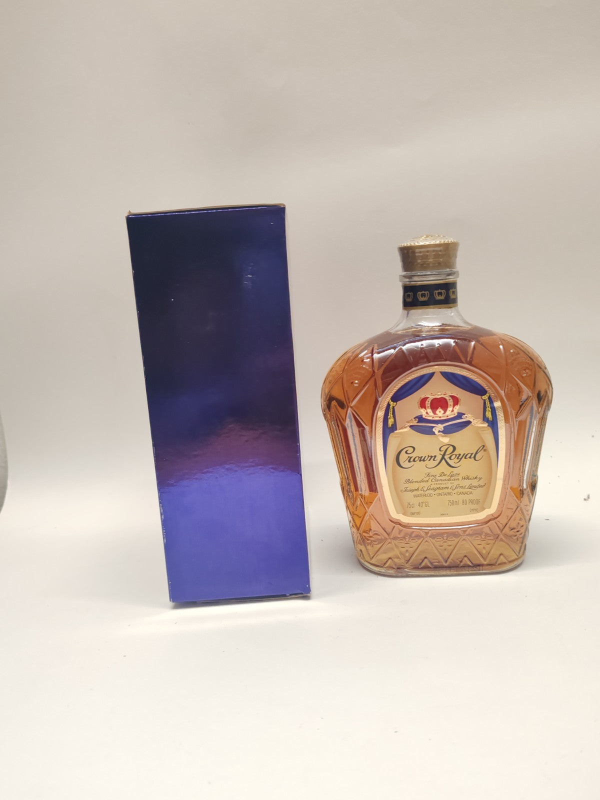 Crown Royal Fine De Luxe Blended Canadian Whisky – 1990er – 75cl – 40% – Mit OVP
