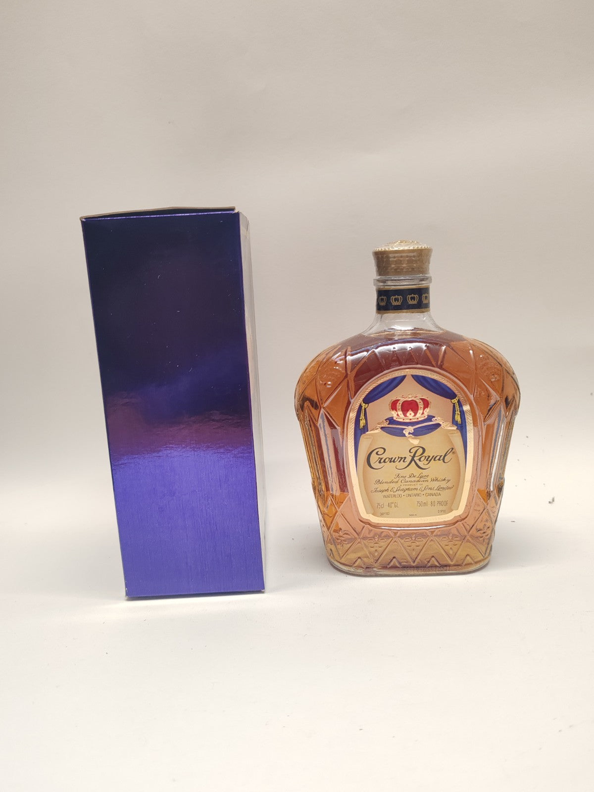 Crown Royal Fine De Luxe Blended Canadian Whisky – 1990er – 75cl – 40% – Mit OVP