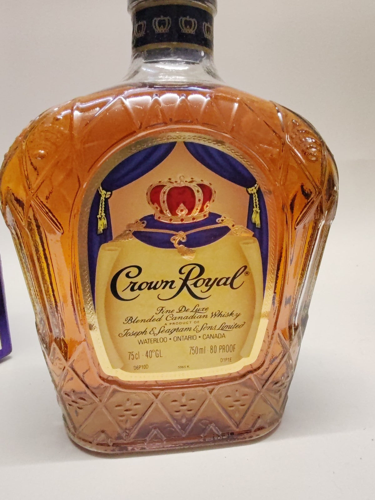 Crown Royal Fine De Luxe Blended Canadian Whisky – 1990er – 75cl – 40% – Mit OVP
